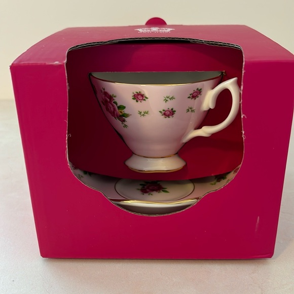 🌸💖 NWT Royal Albert New Country Roses Pink Bone China Teacup & Saucer 💖🌸 - Picture 3 of 17